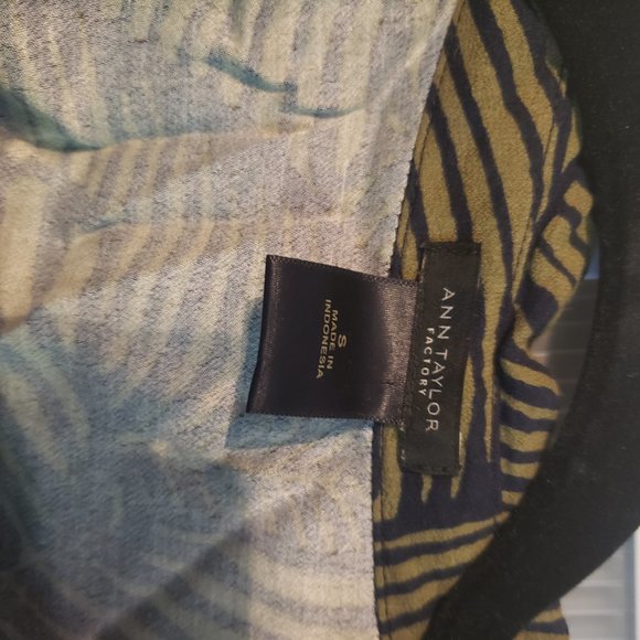 Anne Taylor Factory Leaf Print Button Up Dress - Picture 2 of 3